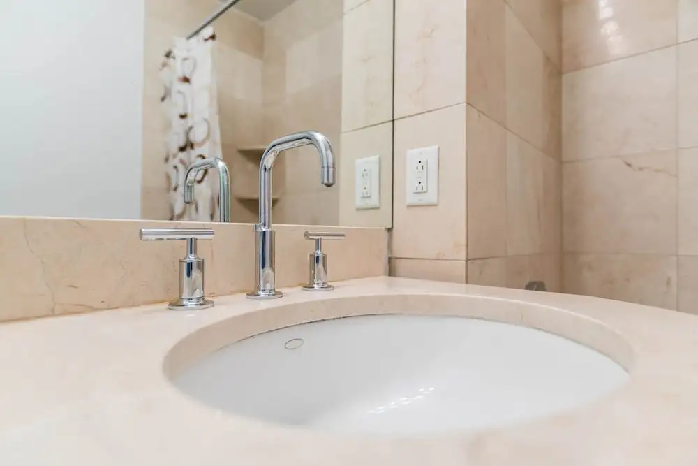Fully Furnished 1BR in Murray Hills