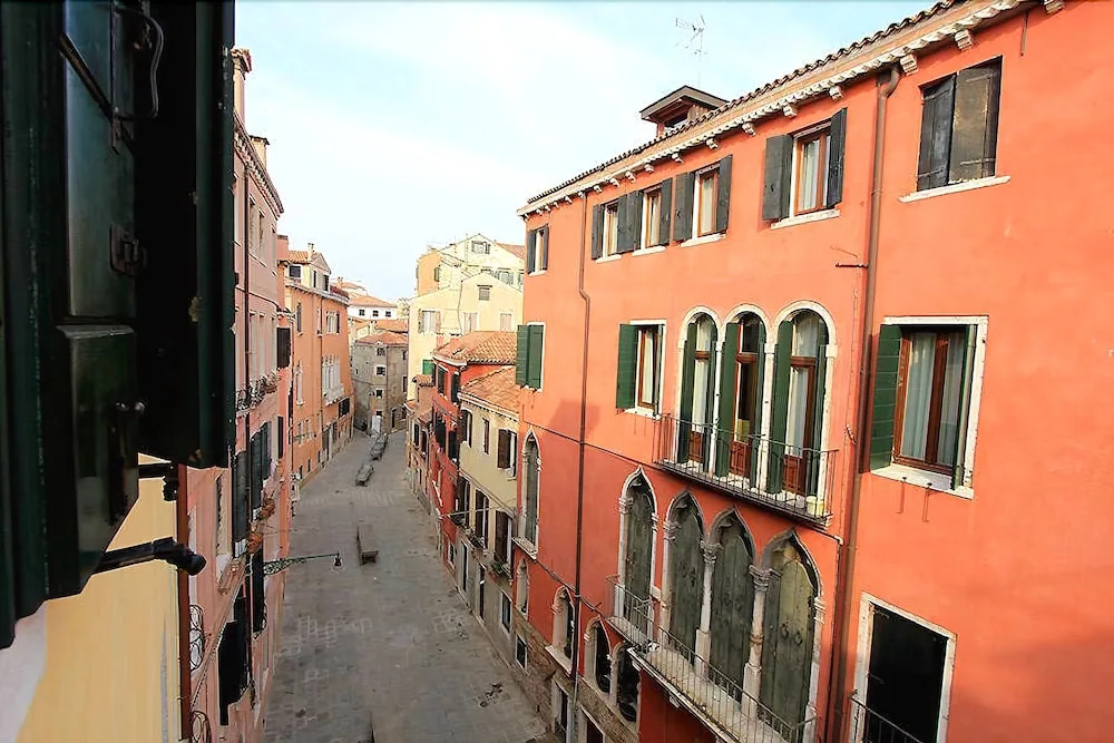 LUXURY SANTO STEFANO