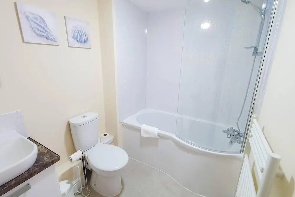 Captivating 1-bed Apartment in Stroud