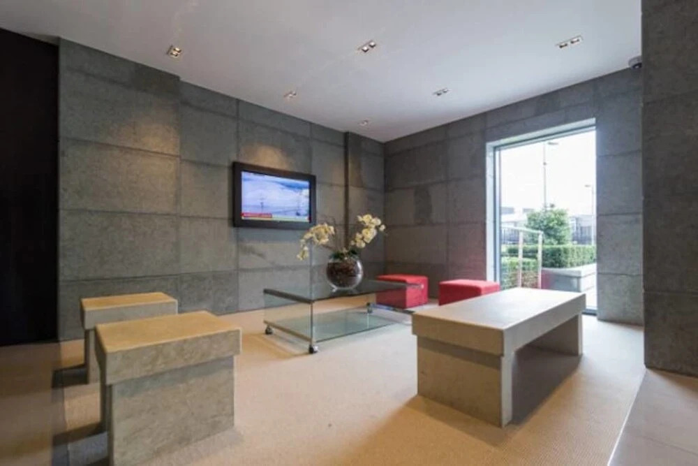 LUXURY Apartment Next to London RAF Museum