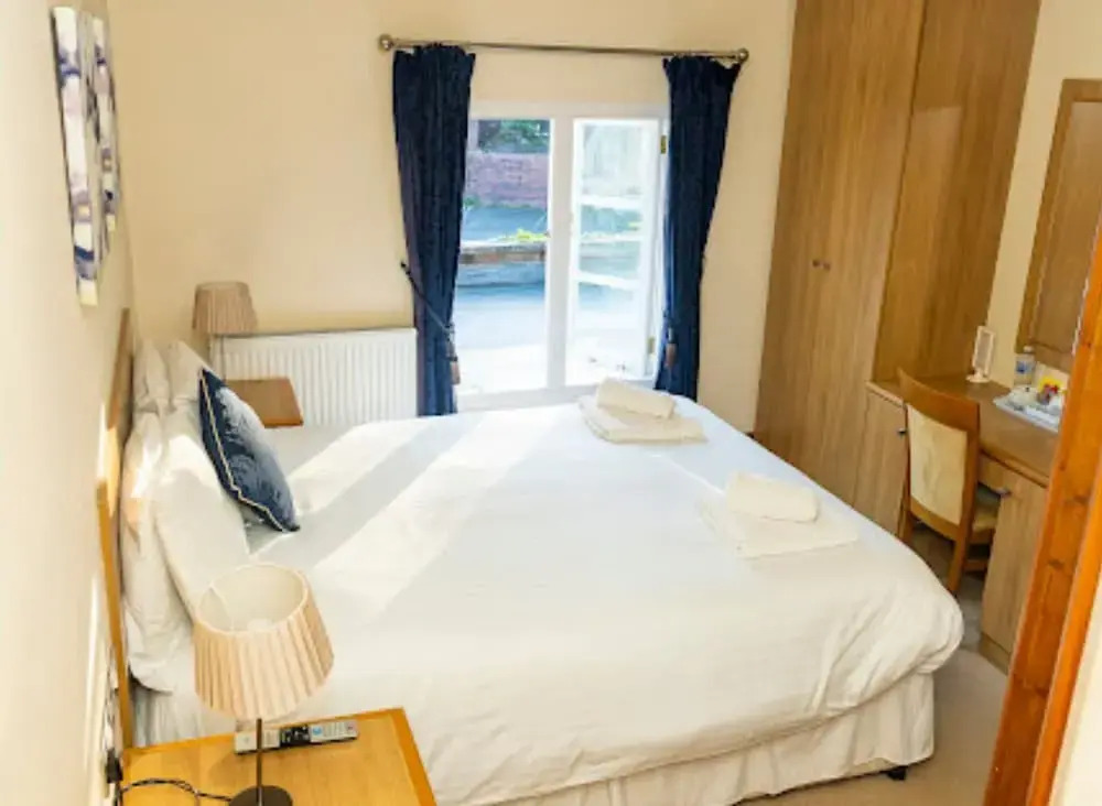 The George Hotel