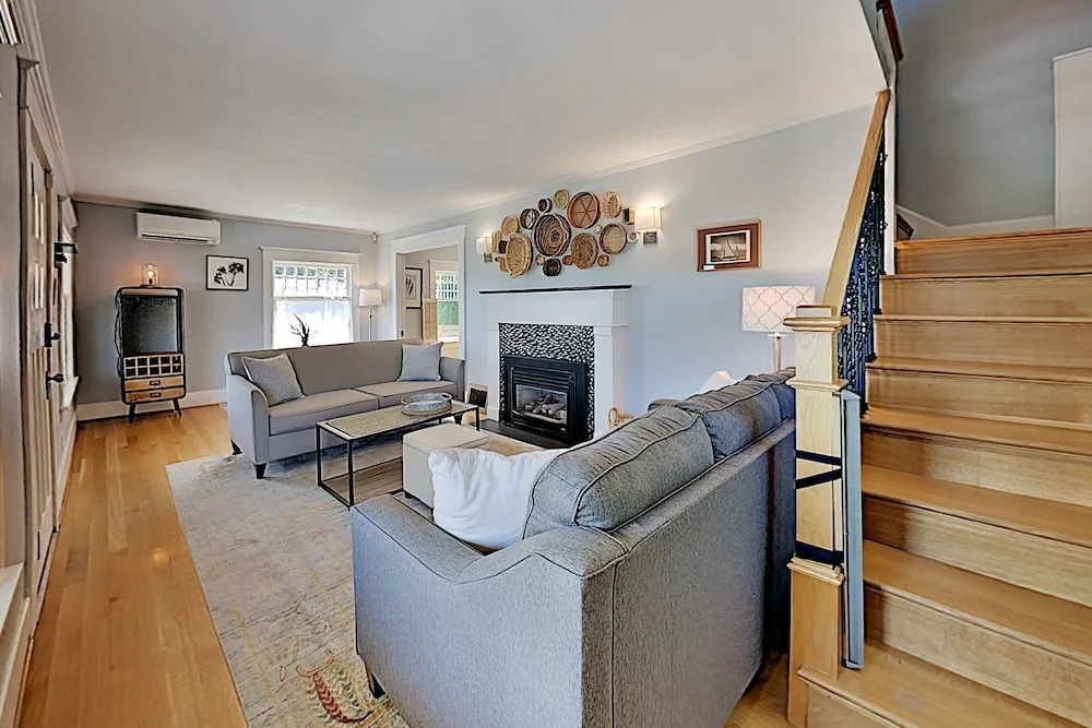2805 23rd Ave W Home