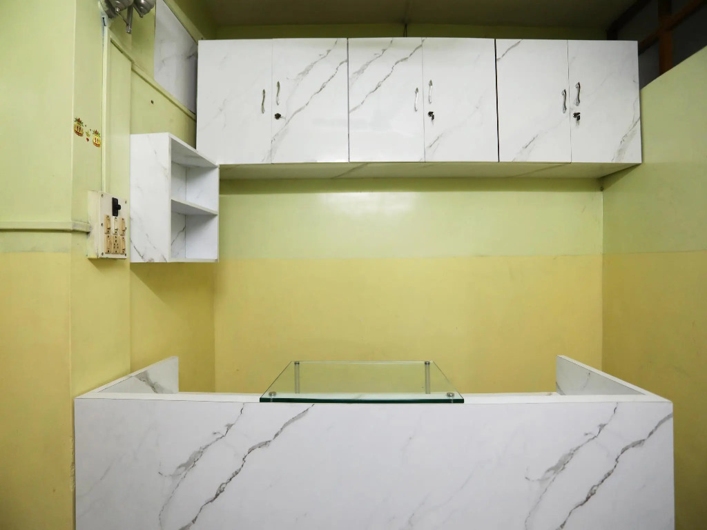 OYO Townhouse 120 The Axis
