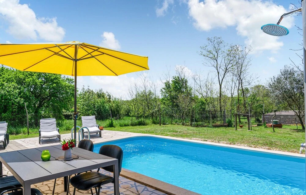 Nice Home in Loborika With Outdoor Swimming Pool, Wifi and 2 Bedrooms