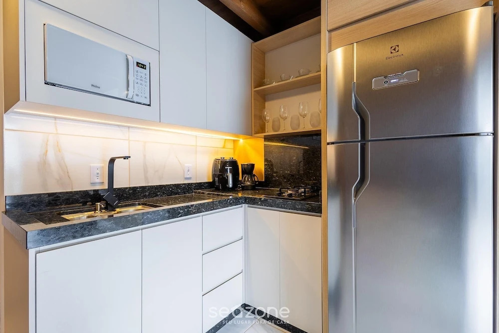 Comfortable and Sophisticated Accommodations Just Minutes From the Beach - VIL