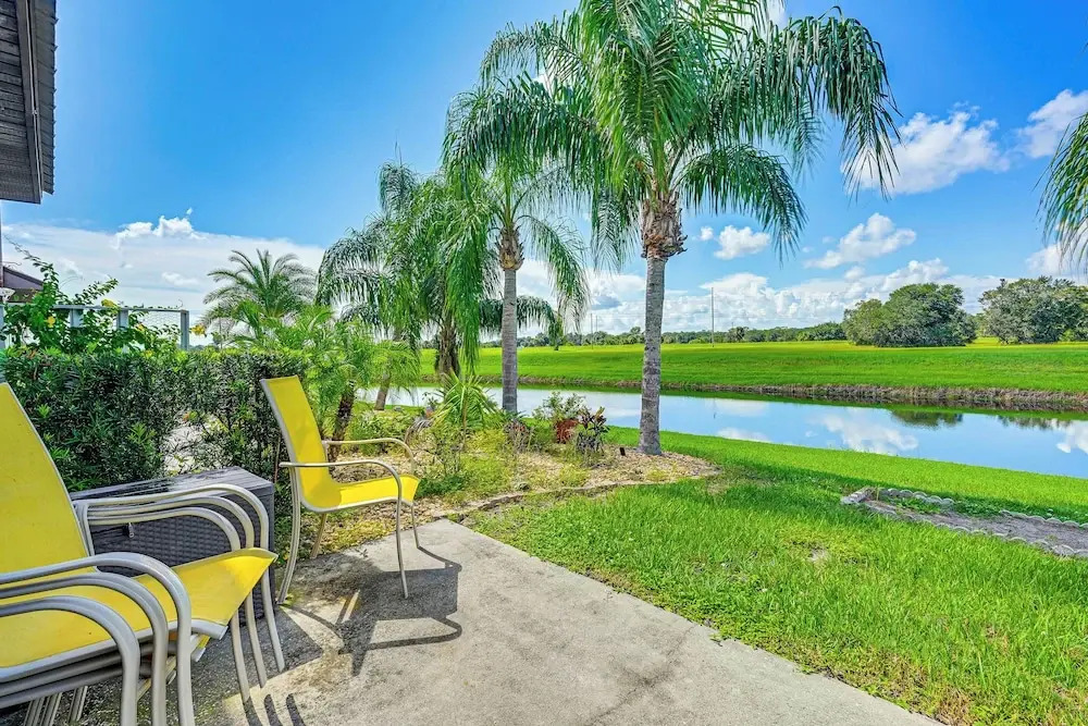 Sunny Canal-View Villa w/ Lanai in Sebring