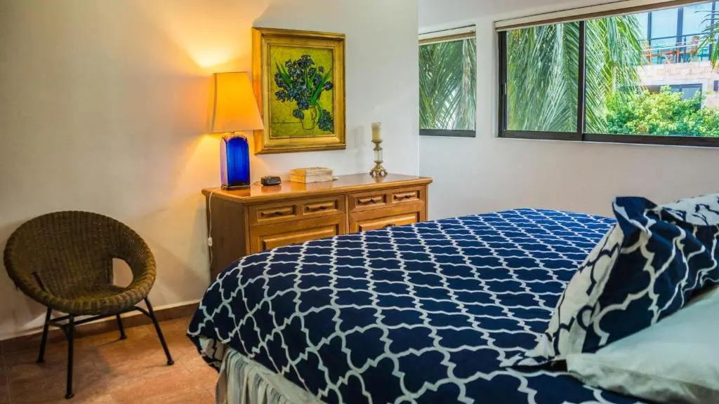 Royal Palms 6