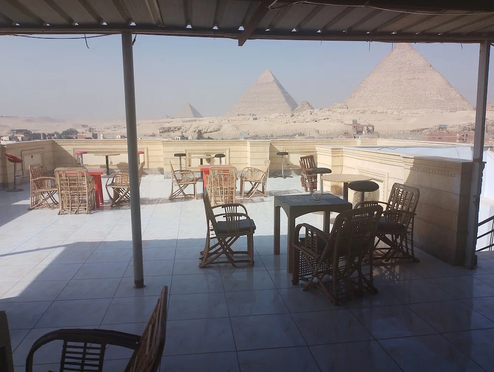 Pyramids house view hotel inn