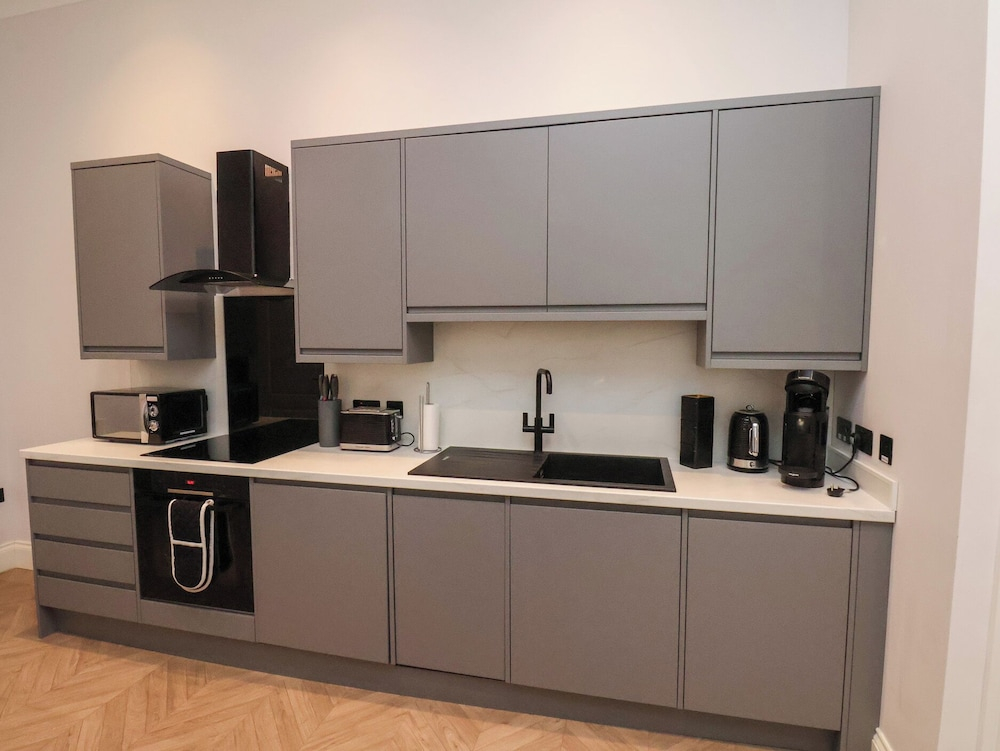 The Salisbury Apartment 103
