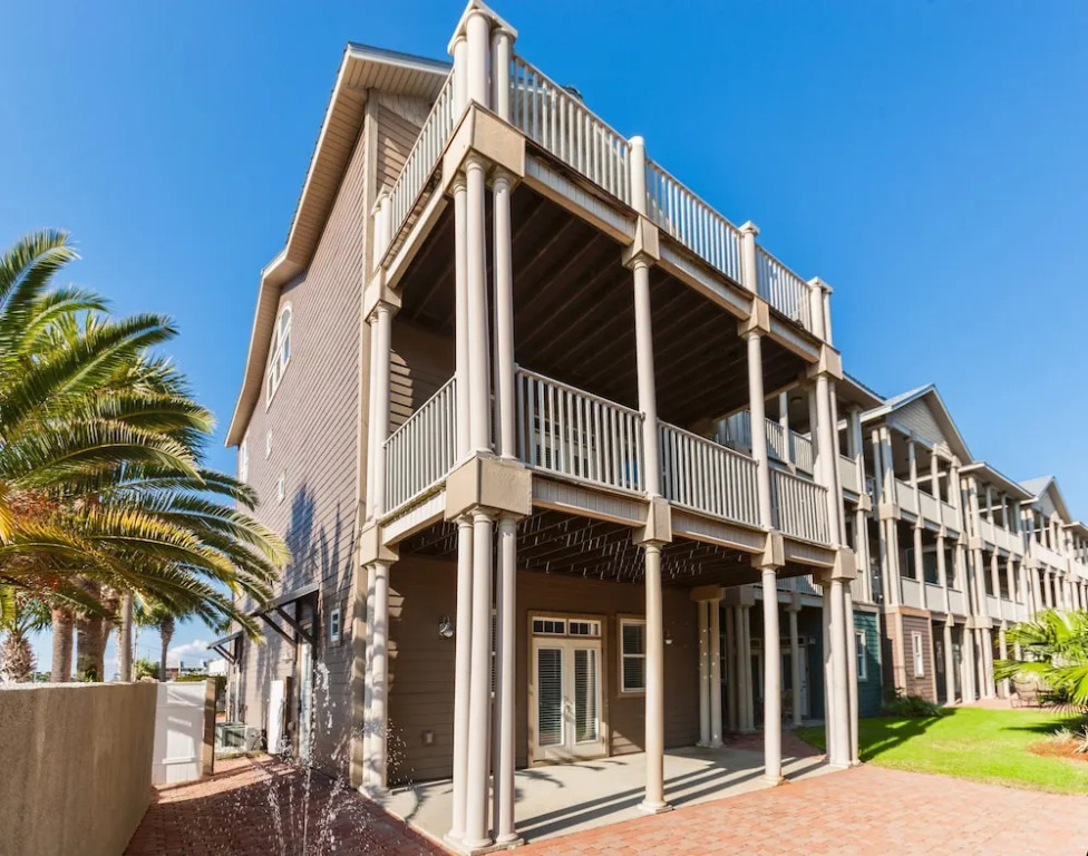 6240 Thomas Drive Townhouse 4 Bedrooms 4 Bathrooms Townhouse