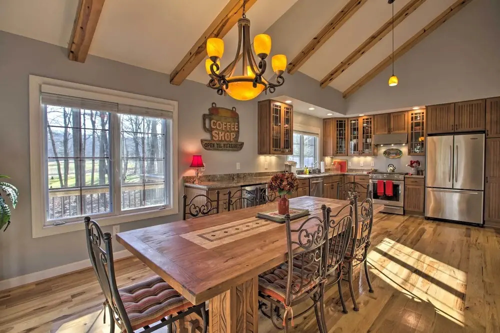 Spacious Wintergreen Resort Home w/ Hot Tub!