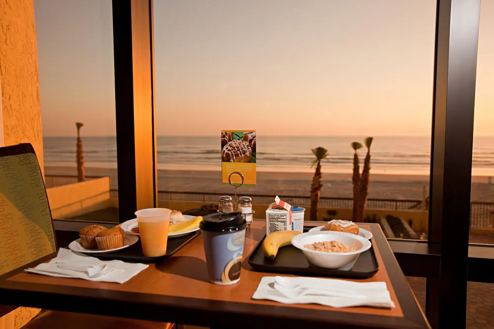 Holiday Inn Express & Suites Oceanfront Daytona Beach Shores by IHG