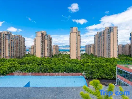 Fairyland Hotel (Dali Olympic Erhai Yue Wetland Park)