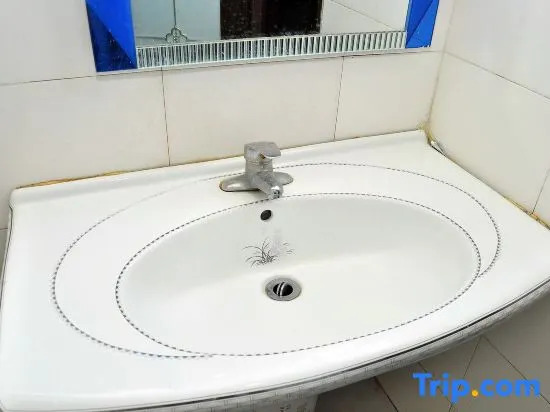 Guangzhou Business Hotel (Shangxiajiu Pedestrian Street Changshou Road Subway Station Branch)
