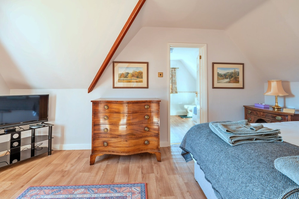 Holiday Home in Mid Wales With Countryside Views