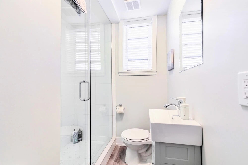 1BR Apt - w King Bed and Netflix- Close to DT