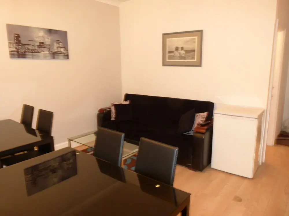 SS Property Hub – Apartment Close to Hyde Park