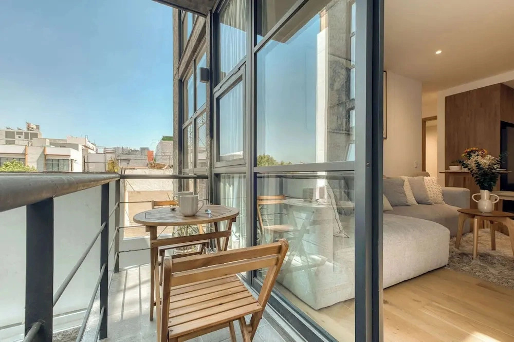Centric 2 BR Condo - Gym - Open Air Cinema