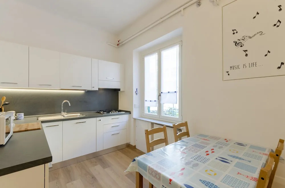 JOIVY Bright Apt For 5, Near Beach, In Camogli