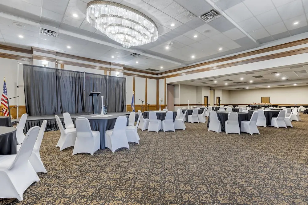 Seaport Inn and Suites