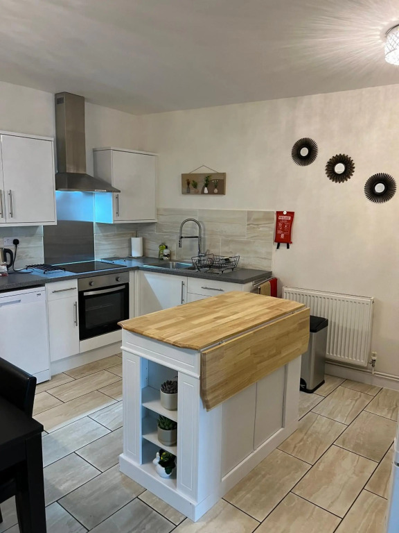 3 BD Ground Floor, Lovely and Spacious Apt on the Edge of Glastonbury and Street