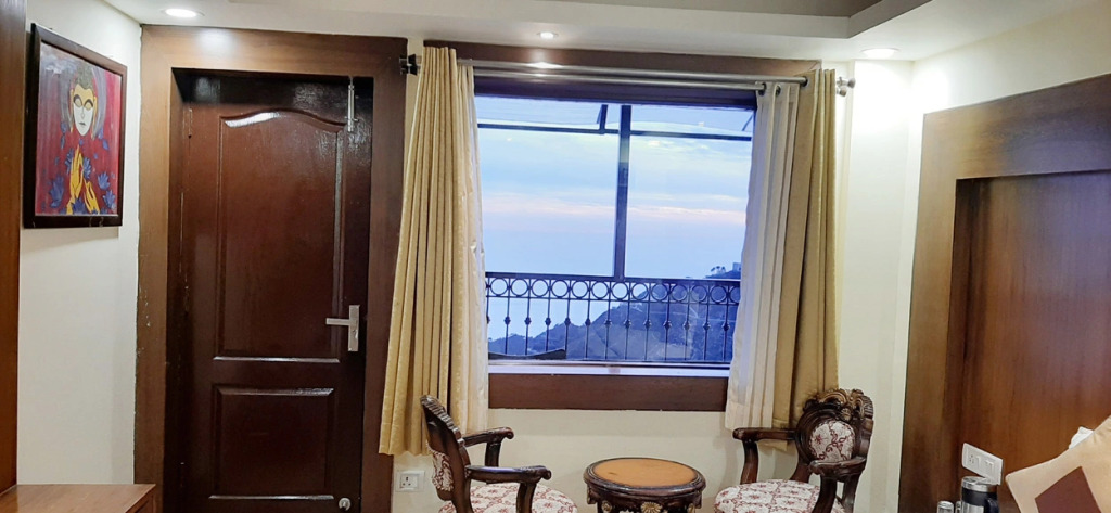 OYO 11839 Hotel Paradise Mansion