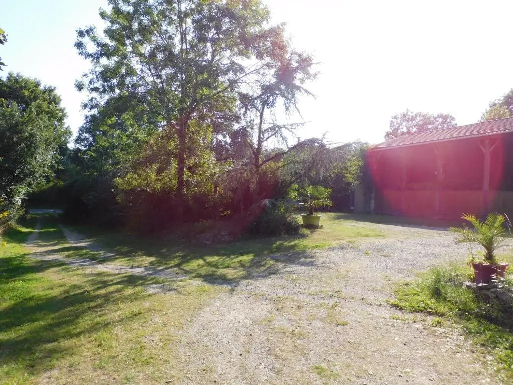 Gîte rustique avec salle de jeux et animaux en campagne - FR-1-426-336