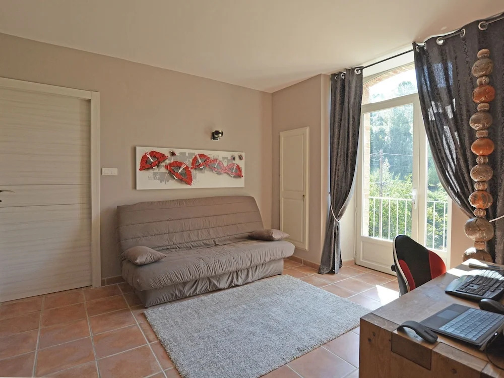 Quaint Villa With Private Pool in Molières-sur-cèze