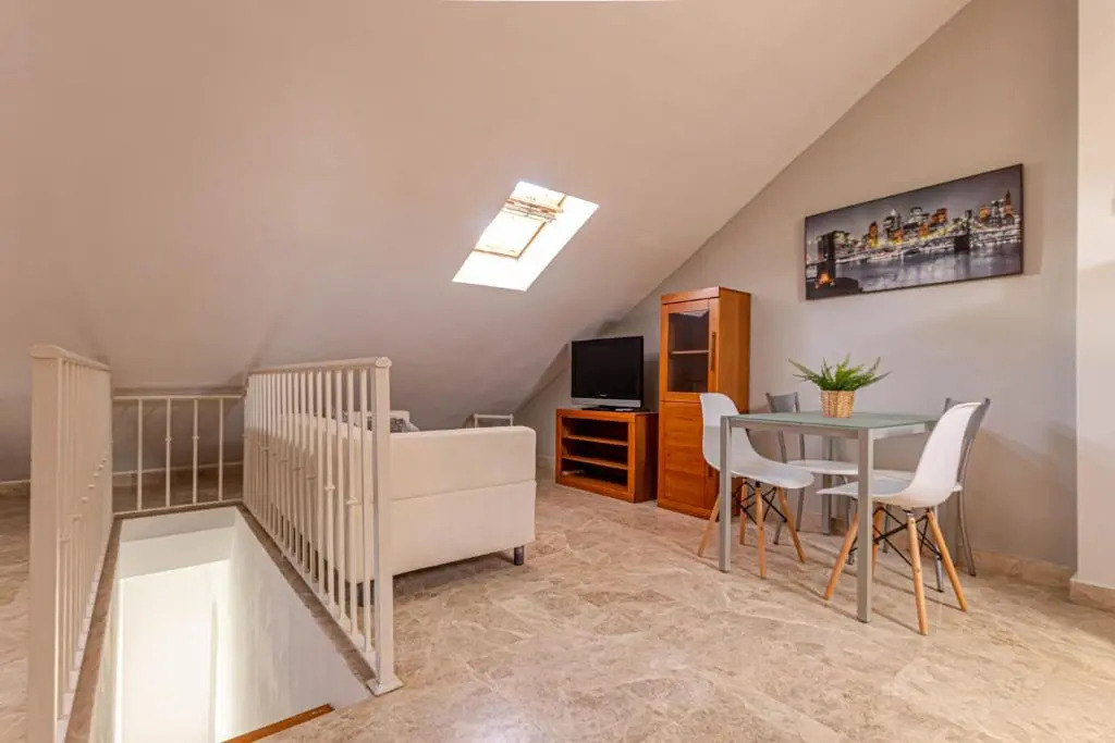 797 Holiday Rentals- Duplex for 7 Carihuela 1 min beach mas parking