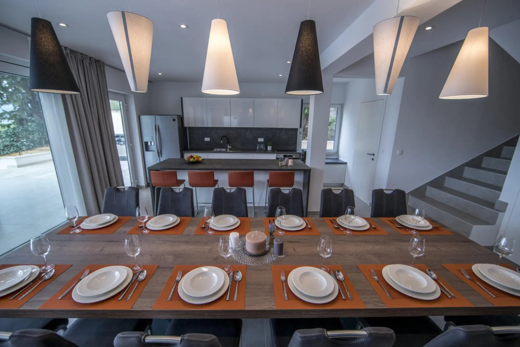 D in Postira with 7 bedrooms and 7 bathrooms