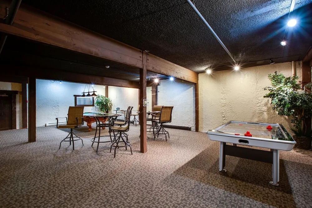 36sll - Convenient - Inexpensive - Kitchenette - Sleeps 6 1 Bedroom Condo