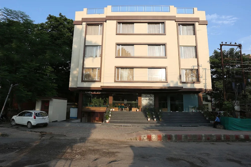 Capital O 18921 Hotel Yelchiko