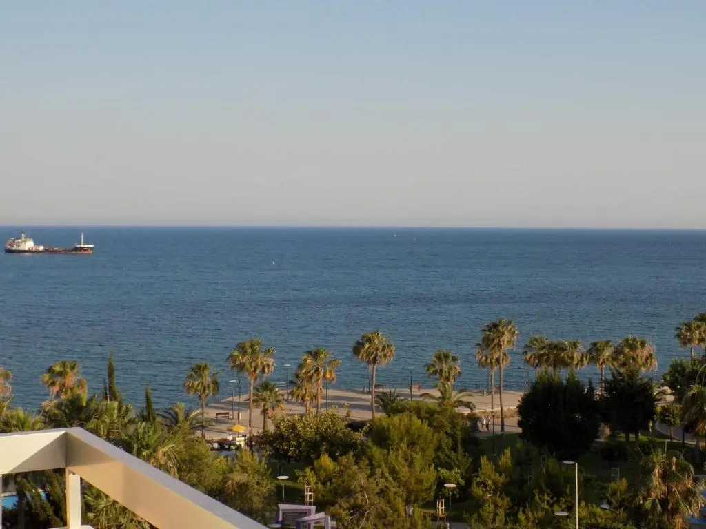 2b Boutique Seafront Apartment Olympic Beach