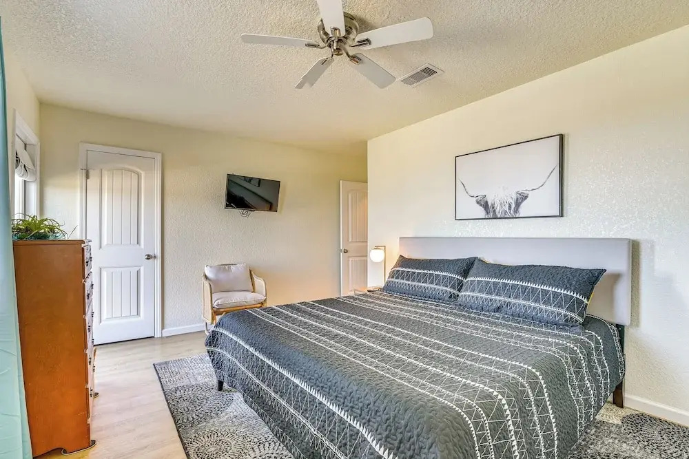 Walk to Beach: Gulf-view Home in Surfside Beach!