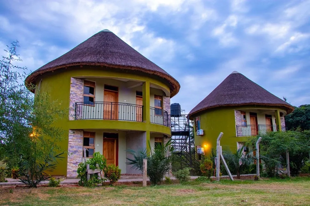 Western Sands Hotel