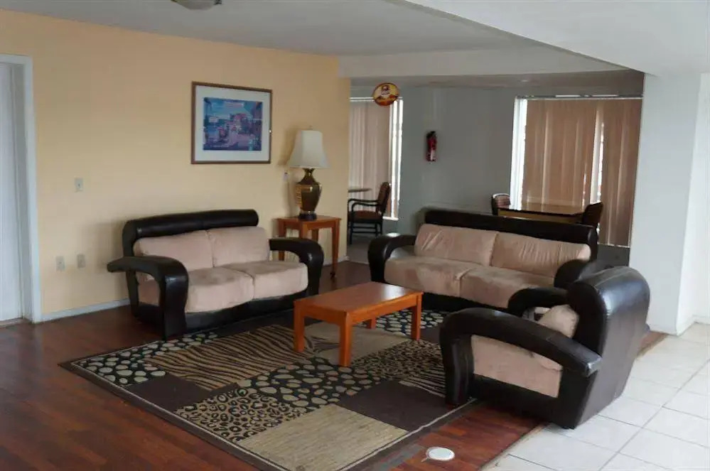 Super Inn & Suites