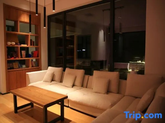 Season Faxian Designer Holiday Homestay