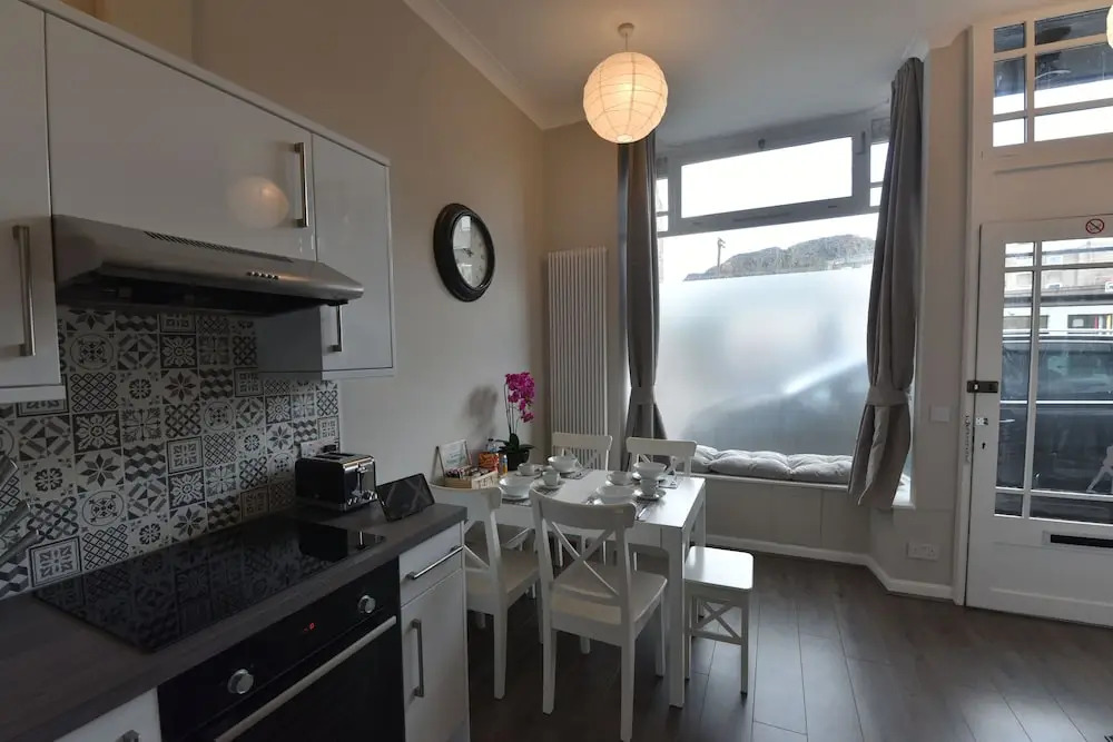 First Pleasance Luxury Apartment