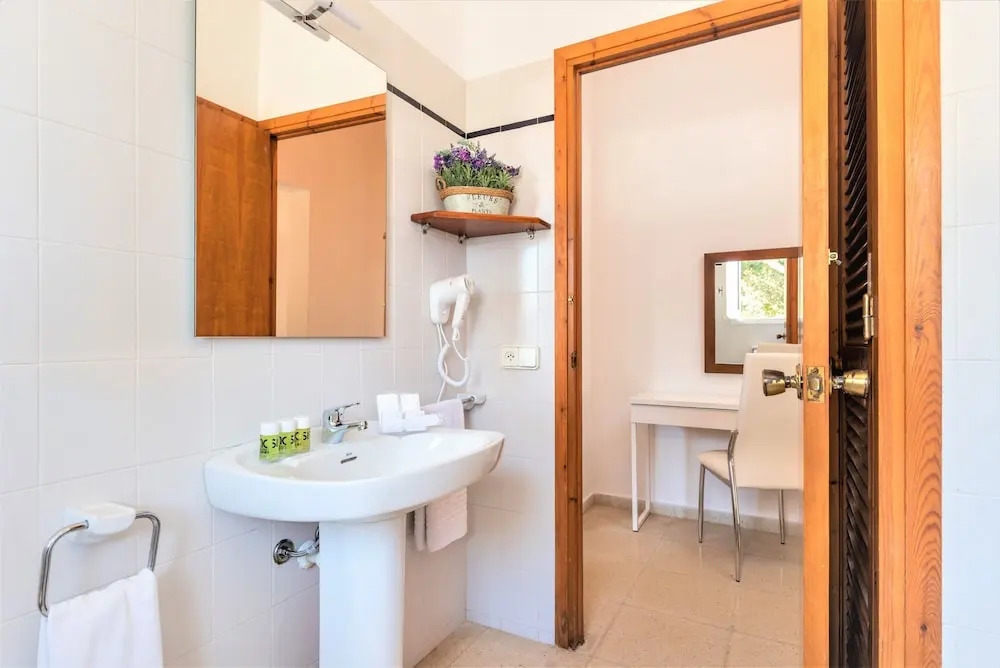 Apartamentos Calan Brut