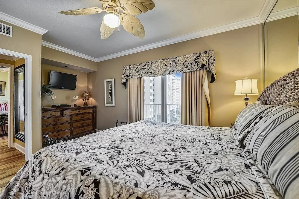 Shores of Panama 707 - 2 Bedroom+Bunks . Reserved Parking/Free Fun! 2 Condo by RedAwning