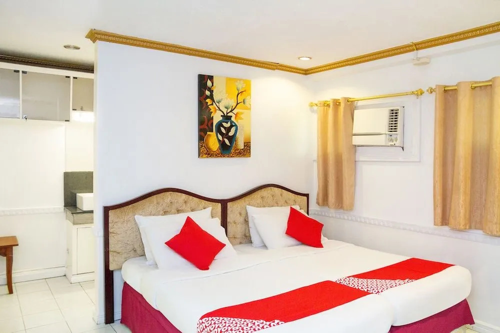 OYO 137 Residencia RSY Condotel