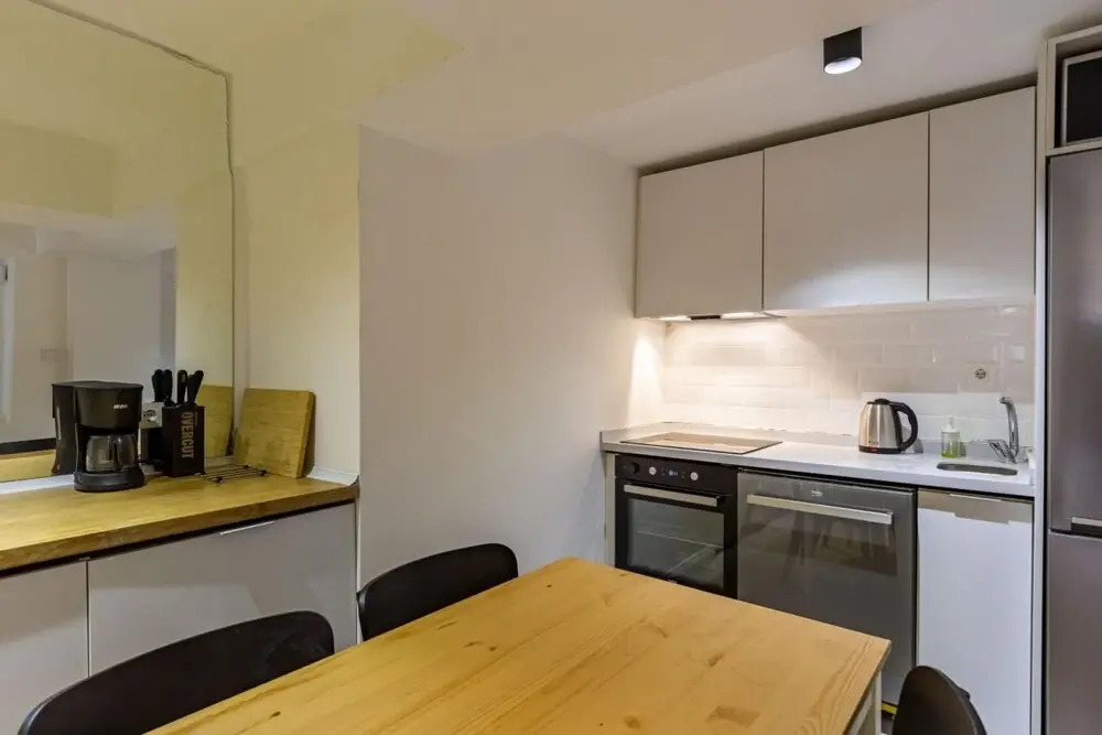 Flat 5 Min to Taksim With Backyard in Cihangir
