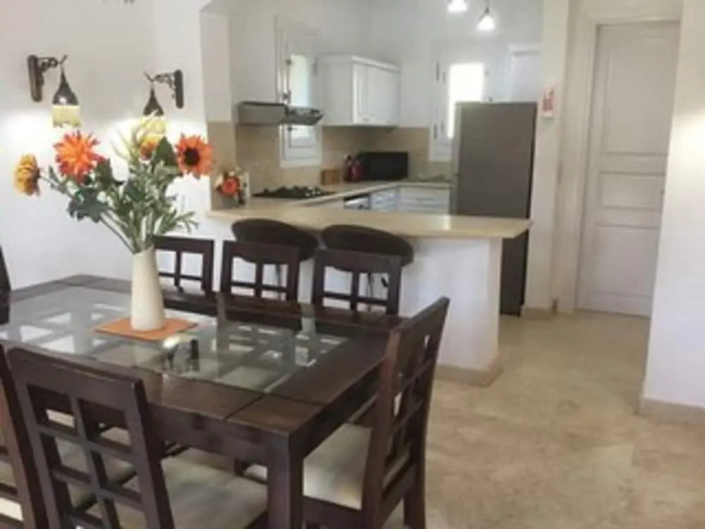 Villa - Sleeps 6 - Heated Pool - Garden - Parking