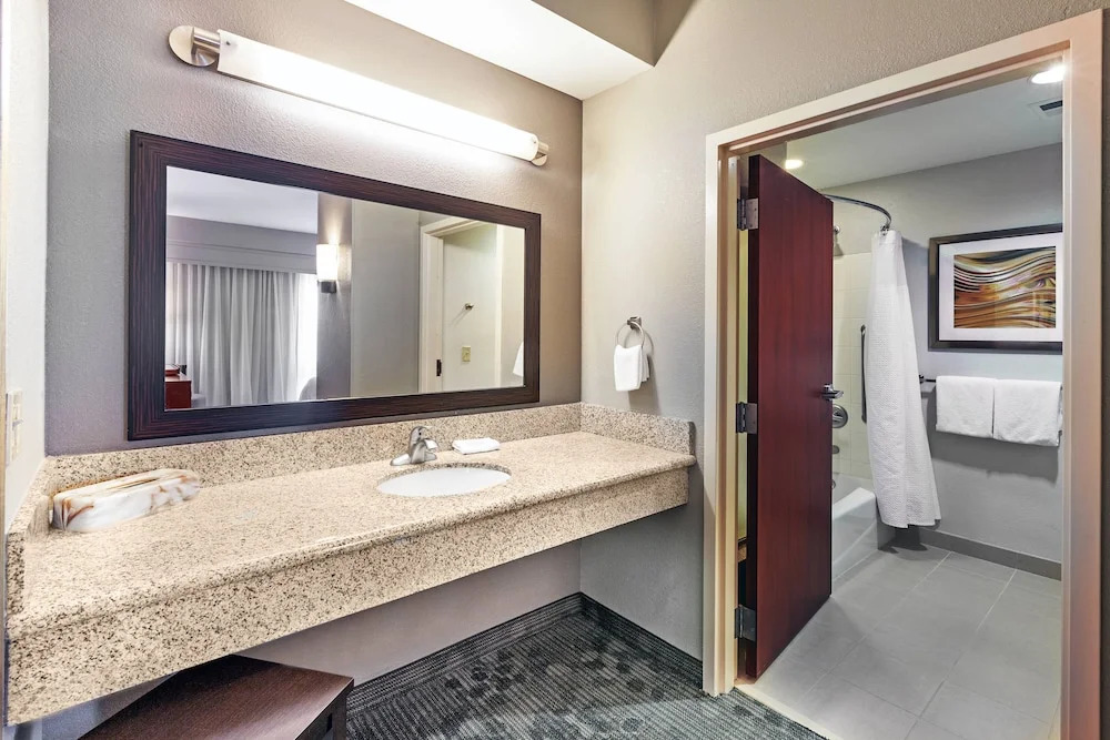 Courtyard Tulsa Woodland Hills