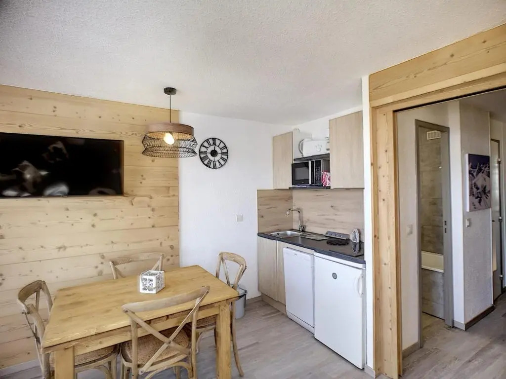 Appartement Les Menuires, 1 pièce, 4 personnes - FR-1-178-54