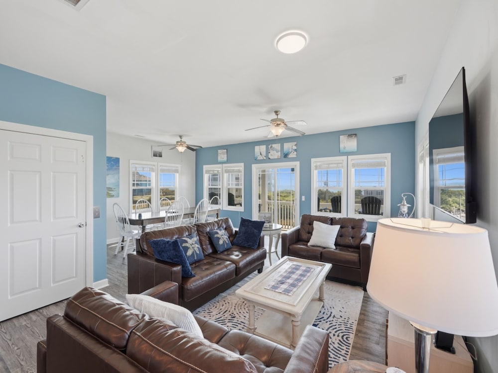 Lovin' Lowe Tide by Topsail Realty