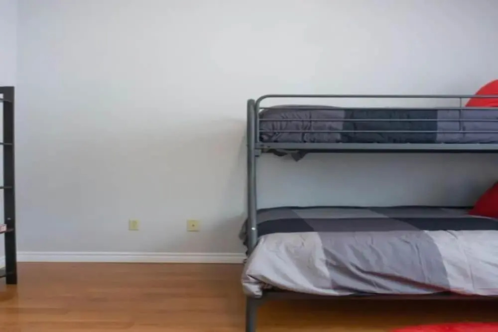 2BR Condo in Heart of Uptown Coffee Wifi