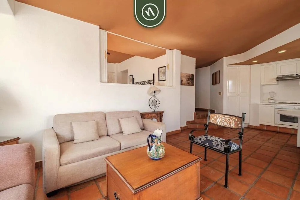 Amazing 2 BR Condo - Partial Oceanview - Pool