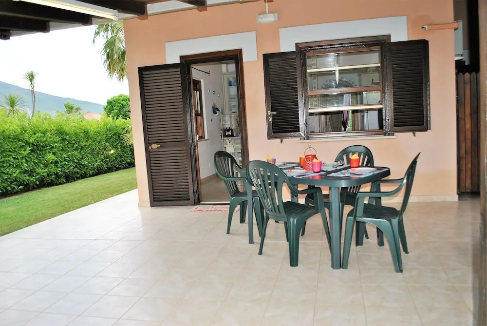Villa Barbie between Terracina and Sperlonga, 400 mt from beach