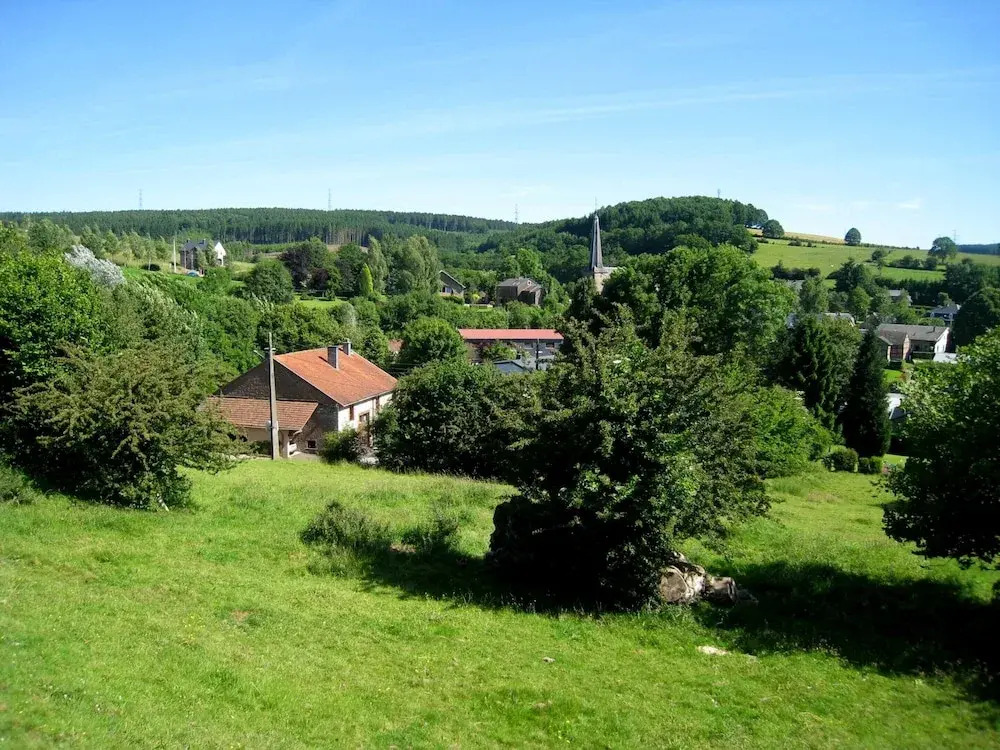 Farmhouse in Basse-bodeux Near Forest